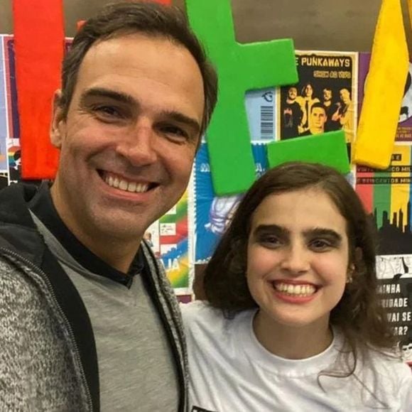 Quem é Valentina Schmidt? A filha mais velha de Tadeu Schmidt anunciou o noivado com o psicólogo Christiano Donnelly e movimentou as redes sociais