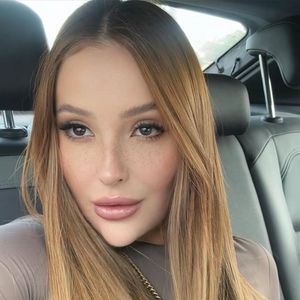 Any Awuada diz ter feito sexo com Neymar sem camisinha durante festa organizada pelo jogador do Santos