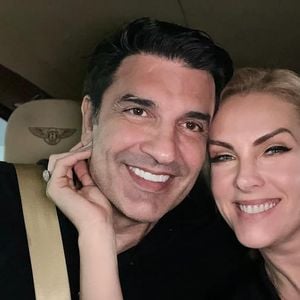 Ana Hickmann e Edu Guedes comemoram 1 ano do primeiro beijo nesta quarta-feira (18)