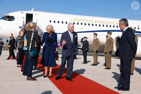 Charles e Camilla celebram 20 anos de união em viagem que combina romance e diplomacia.