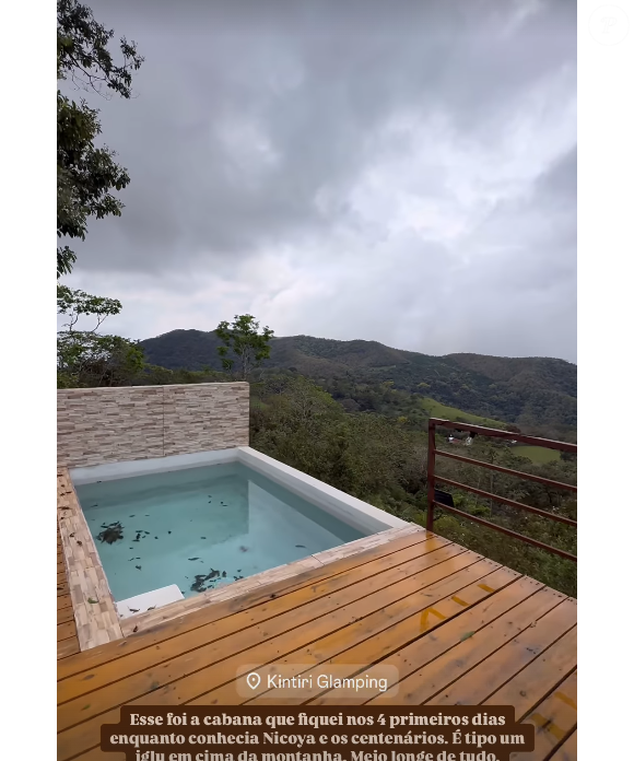 A localização escolhida, intitulada Kintiri Glamping, tinha uma vista deslumbrante para as montanhas.