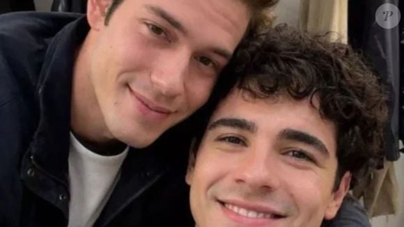 Mau Mau e Felipe começam a namorar na novela 'Quem ama cuida'