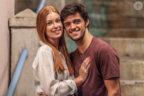 Marina Ruy Barbosa e Felipe Simas eram os protagonistas da novela 'Totalmente Demais'