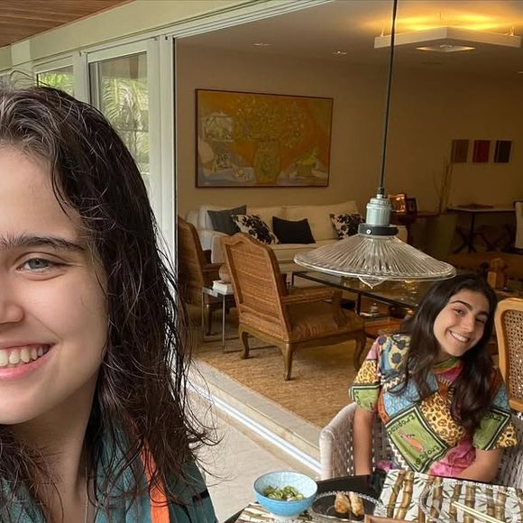 Sem ostentação, a cobertura aposta em ambientes integrados, cozinha americana e design contemporâneo voltado ao conforto e à funcionalidade