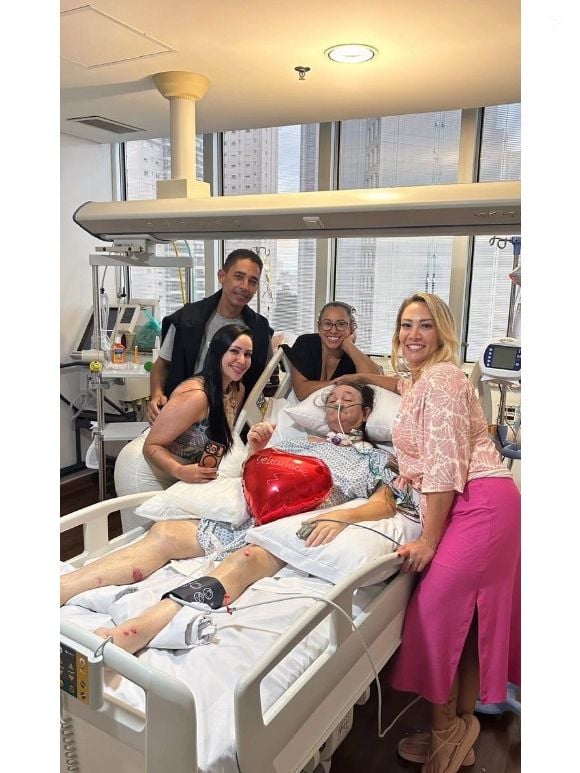 Marquito: 1ª foto no hospital revela ator machucado e monitorado após 2 cirurgias