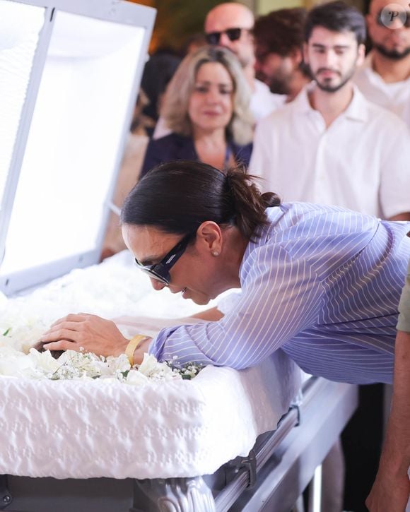 Fotos de Ivete Sangalo no velório de Preta Gil comoveram o público