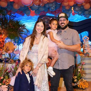 Sorocaba e Biah Rodrigues são pais de quatro filhos: os gêmeos Zion e Angelina, de quase dois anos, além de Theo, de 4, e Fernanda, de 2