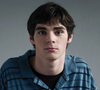 Antes de conquistar reconhecimento internacional com 'Breaking Bad', RJ Mitte teve sua primeira audição em Los Angeles para uma campanha de conscientização contra a metanfetamina. Segundo a revista People, o ator contou a história durante uma participação no podcast Joe Vulpis, em 5 de outubro, e brincou com a coincidência envolvendo a série que o tornou famoso