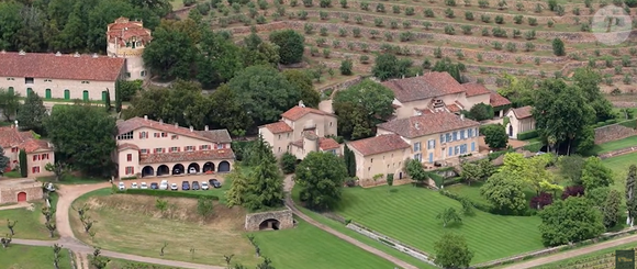 O imóvel localizado na região de Provence, na França, foi cenário da casamento do casal