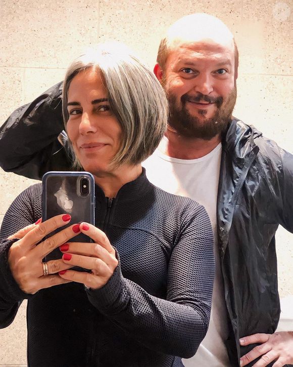 Cabelo curto e grisalho: Gloria Pires é outra inspiração para quem não quer pintar os fios