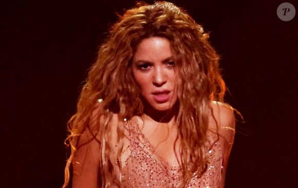 Shakira aparentou preocupação com o pai durante show no Rio