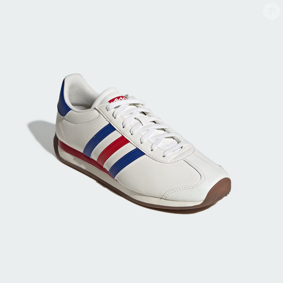 Com gáspea em T, solado inspirado nos clássicos tênis de corrida e tecnologia Cloudfoam, o Adidas Runvista promete unir conforto e estilo para os shows de Harry Styles