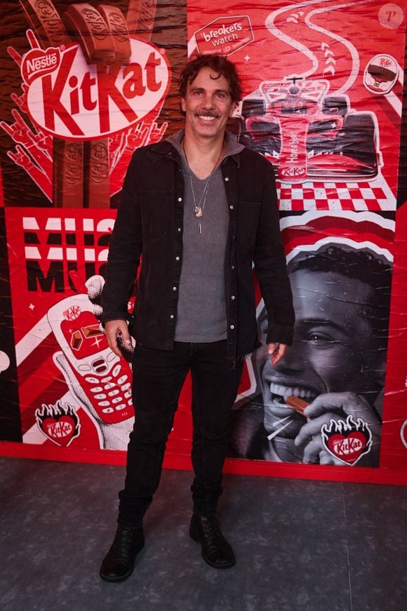 Marcelo Farias apostou no clássico estilo rock'n'roll, com a jaqueta jeans preta como protagonista do look para curtir o 4º dia do Rock in Rio