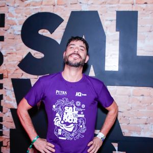 Em Salvador, Evaristo Costa também viveu momentos conturbados e afirmou ter sido vítima da truculência da Polícia Militar local