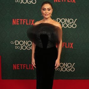 Para o posto de Rainha de Bateria do Viradouro, Juliana Paes está focada em nutrição e muito treino