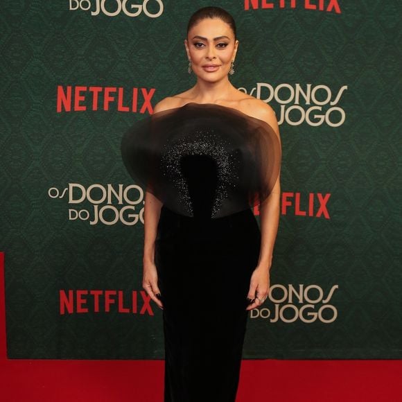 Para o posto de Rainha de Bateria do Viradouro, Juliana Paes está focada em nutrição e muito treino