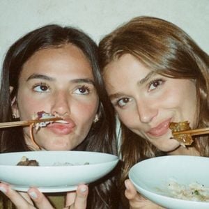 Bruna Marquezine faz declaração emocionante no aniversário de Sasha e revela momentos íntimos em álbum com estilista: 'Meu peito é só gratidão e orgulho'