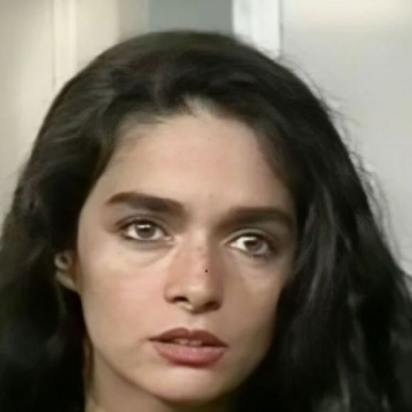 Paula (Claudia Ohana) encontra novo amor no final de Rainha da Sucata