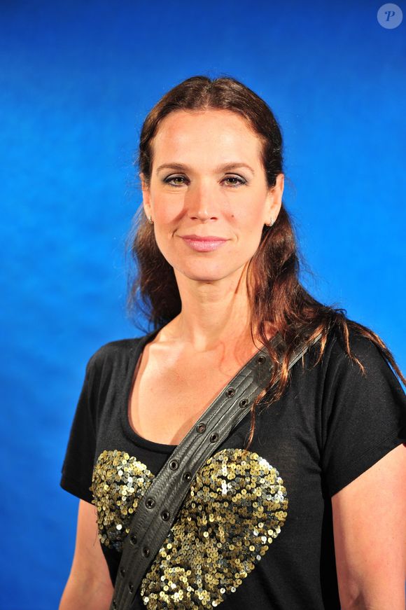 Vanessa Lóes integrou o elenco de 'Marcas da Paixão', na Record, e participou da minissérie 'O Quinto dos Infernos', na Globo, ampliando sua presença em diferentes formatos da televisão.