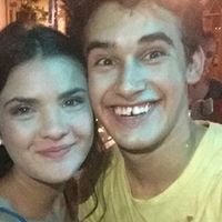 Há quase uma década, ele apareceu com sorriso desdentado após brilhar em 'Chiquititas' e hoje é a maior aposta da Globo como galã e 'mozão' do Brasil