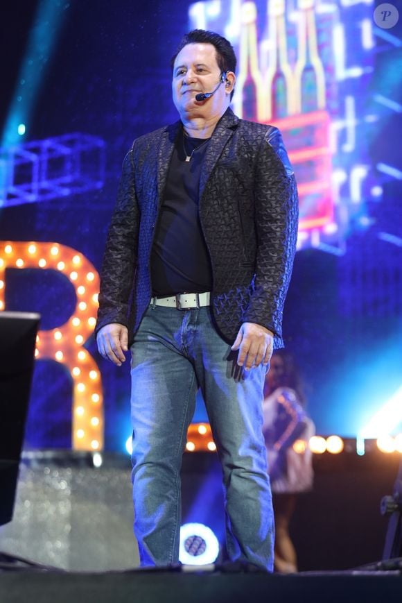 Quando olhava no espelho, Marrone estava insatisfeito com sua aparência