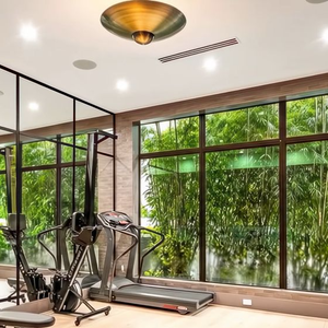 A mansão de Lionel Messi impressiona pelo tamanho da suíte master, que ocupa cerca de 150 m² sozinha