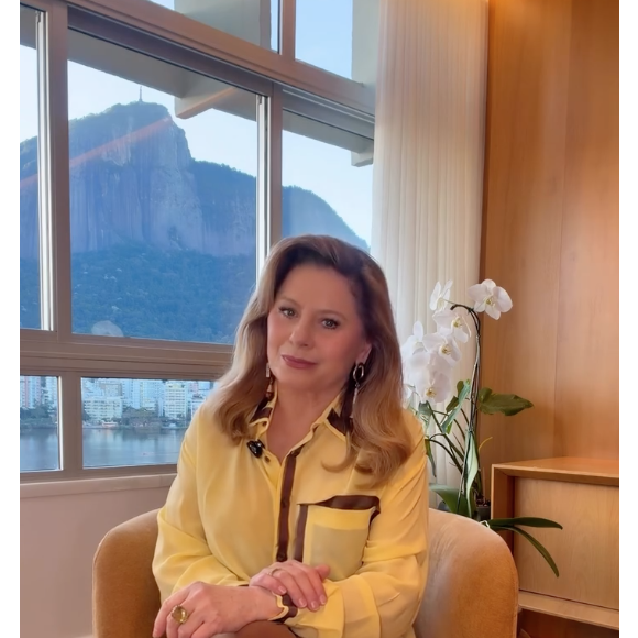 Vera Fischer escreveu na legenda: "Hoje, aos 74 anos, gosto de ser olhada também pelo que vivi, pelo que construí, pelas escolhas que fiz e pela mulher que me tornei. Não quero voltar a ter 30, 40 ou 50 anos. Quero viver bem os meus 74"