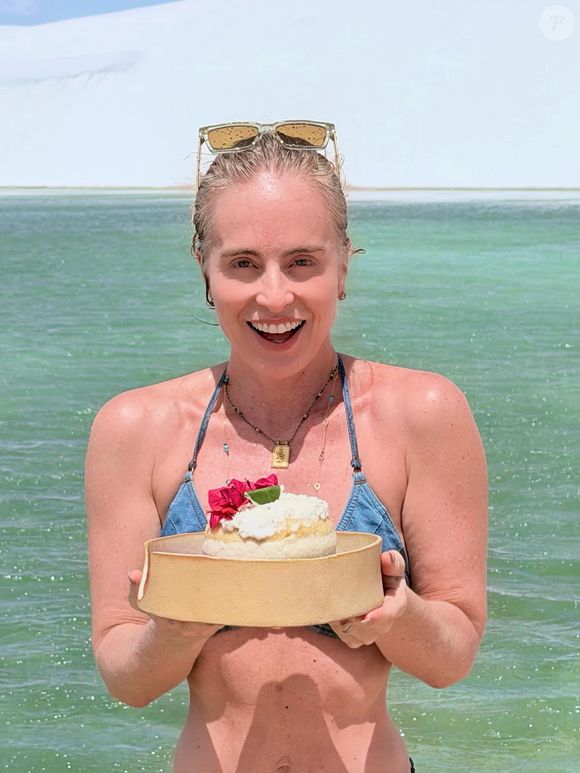 Angélica atualmente está com 52 anos e faz sucesso nas redes sociais por sua beleza natural