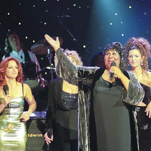 1. VH1 Divas Live (1999) – YouTube - Um encontro lendário de divas como Whitney Houston, Tina Turner e Cher em performances arrebatadoras. Disponível no YouTube é uma viagem nostálgica aos grandes momentos da música pop.