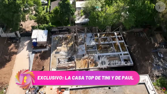 O quarto principal da mansão de Rodrigo De Paul conta com um closet de 30 m² com ilha central. A informação faz parte da descrição do imóvel publicada pelo site Caras Perfil