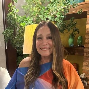 'Eu detesto dormir de conchinha. Eu adoro dormir sozinha, porque eu sou esquentada', afirma Susana sobre namoros