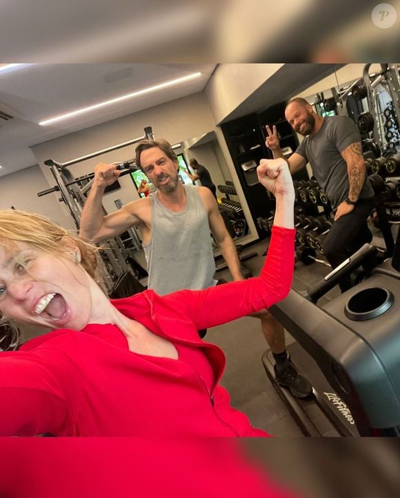 Desde então, Mariana Ximenes continuou com sua rotina de exercícios na academia, e também se apaixonou pela meditação e yoga