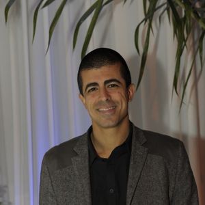 Marcius Melhem foi acusado de assédio contra professora de inglês na época da Globo; TV negou que humorista tenha feito curso daquela língua