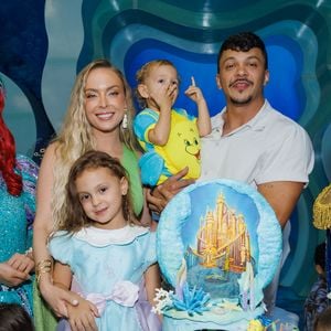 Mais do que isso, antecipou que Tata e Júlio já acionaram a Justiça para oficializar a separação.