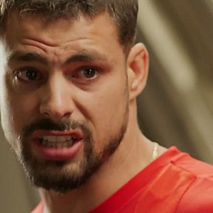 Gente… Cauã Reymond é alvo de chacota em especial do ‘BBB’ após polêmicas com Bella Campos e ‘Vale Tudo’