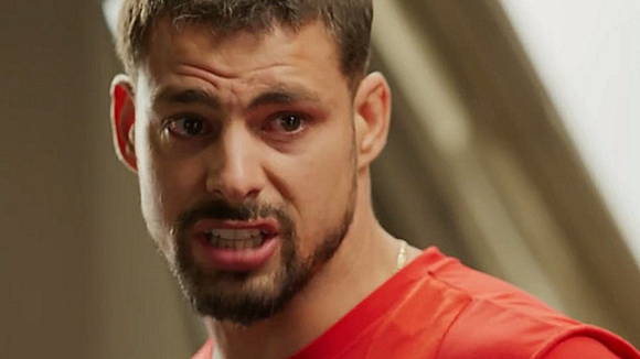 Gente… Cauã Reymond é alvo de chacota em especial do ‘BBB’ após polêmicas com Bella Campos e ‘Vale Tudo’