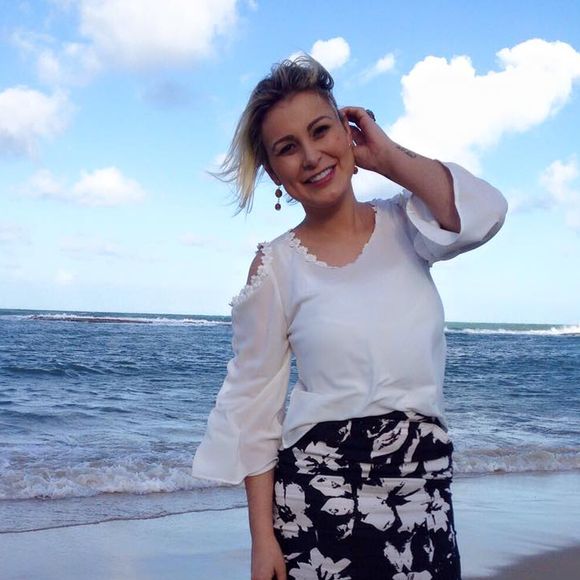 Recuperada, Andressa Urach se converteu à igreja evangélica