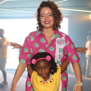 Leandra Leal, a Zilá de Coração Acelerado e a filha celebraram a folia no terceiro dia de Carnaval no Rio de Janeiro em 2025