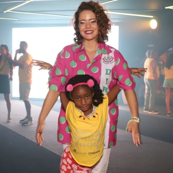 Leandra Leal, a Zilá de Coração Acelerado e a filha celebraram a folia no terceiro dia de Carnaval no Rio de Janeiro em 2025