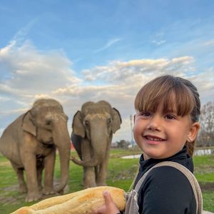 Maria Alice em foto postada em rede social: especialista alertou para risco do hábito, o sharenting
