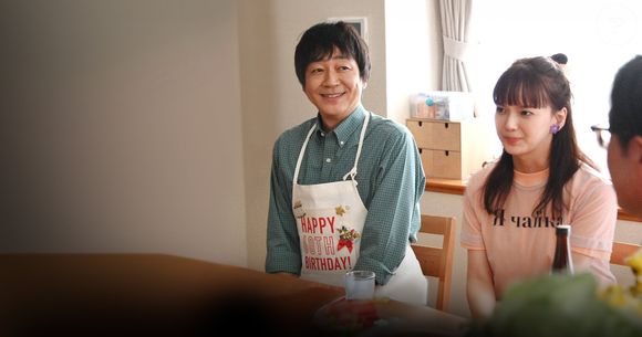 'O Mordomo da Minha Vida': uma representante farmacêutica luta para lidar com as tarefas domésticas e ganha a ajuda de um faxineiro profissional