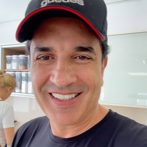 Edu Guedes compartilhou a foto de um momento afetivo entre ele e Alezinho, filho de Ana Hickmann com o empresário Alexandre Correa