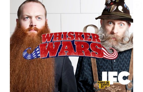 Whisker Wars: competição de barbas? Temos. O reality acompanha homens (muito) orgulhosos de suas barbas em torneios de estilo. Os penteados faciais chegam a parecer esculturas vivas — tudo com drama, rivalidade e testosterona. Participação especial: Billy Gibbons, do ZZ Top