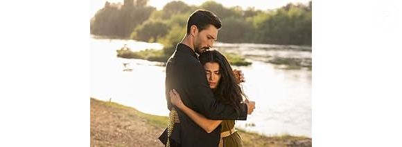 Novela turca 'Safir' entrega drama, vingança e um amor proibido que desafia o destino — Özge Yagiz e Ilhan Sen em 'Safir'