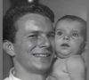 Nascida em 1963, essa bebê de olhar enigmático jamais imaginou que hoje seria icônica vilã de famosa novela da Globo. Reconhece?