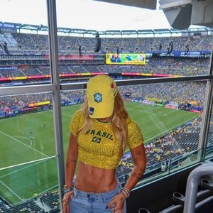 Entre compromissos do Diário da Copa, do Domingão com Huck, Virgínia Fonseca mostrou um momento de autocuidado em hospedagem de alto padrão nos Estados Unidos