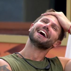 Jonas Sulzbach respira no Paredão e pode continuar no reality, segundo enquete UOL