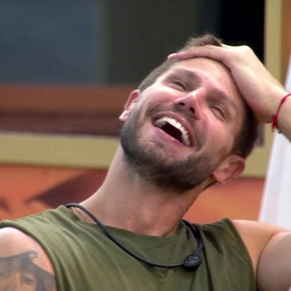 Jonas Sulzbach respira no Paredão e pode continuar no reality, segundo enquete UOL