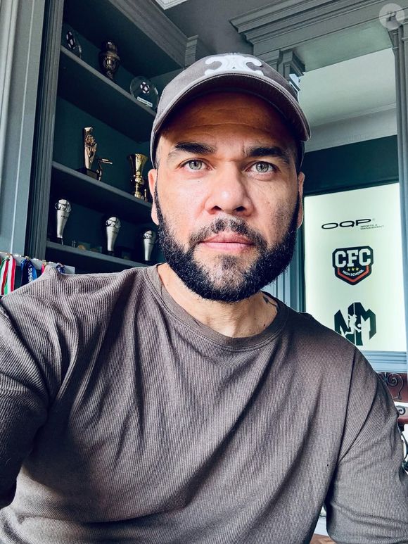 Daniel Alves chegou a ser condenado à prisão, mas o Tribunal de Justiça da Catalunha concluiu que o depoimento da vítima não era suficiente para sustentar a condenação