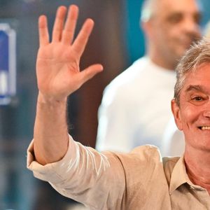 Serginho Groismann recebeu homenagem carinhosa de Evandro Mesquita no 'Altas Horas' de 3 de outubro